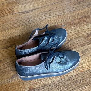 L’Amour De Pieds Xienna in black metallic size 6.5 Leather